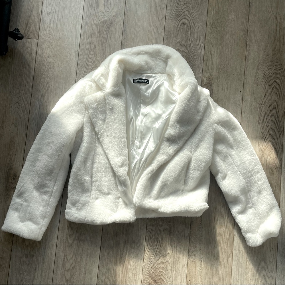 Fluffy White Faux Fur Jacket (M) - Wedding Ready!